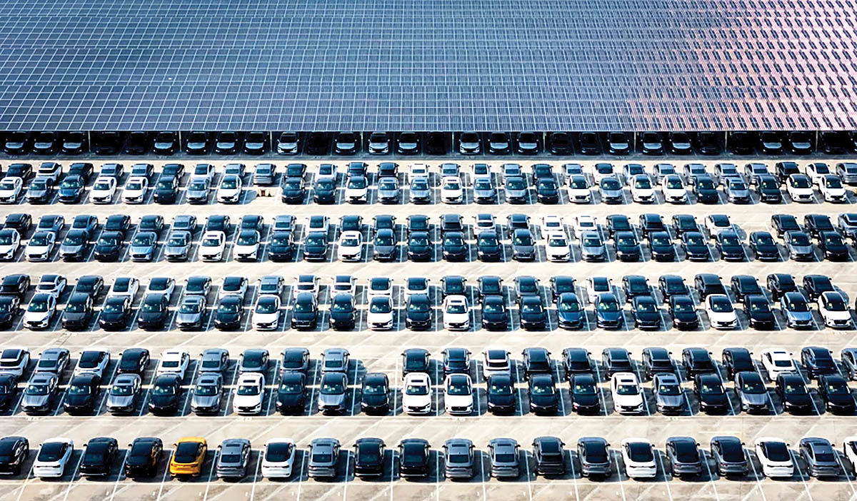 تناقض آماری وزارت صمت و گمرک در آمار ۱۰ ماهه؛  چند دستگاه خودرو وارد شد؟